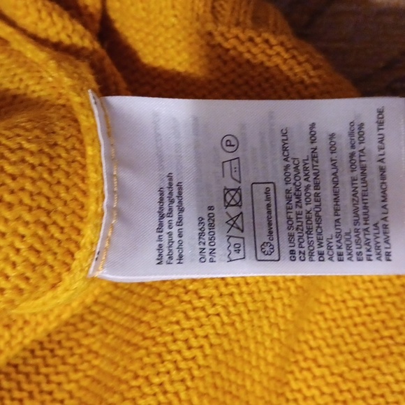 Divided (H&M) Sweater - Picture 5 of 6